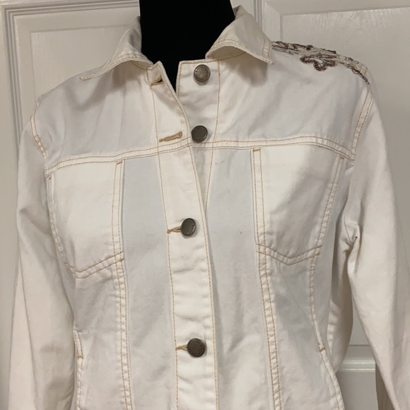 Blassport Sequence white wash jean jacket. Medium - Picture 4 of 12